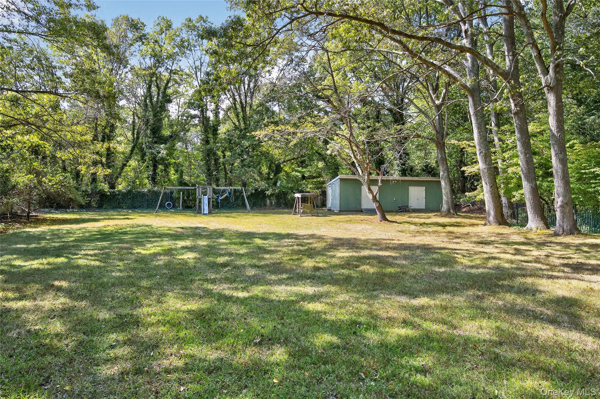 19 Woodvale Drive, Laurel Hollow, NY 11791