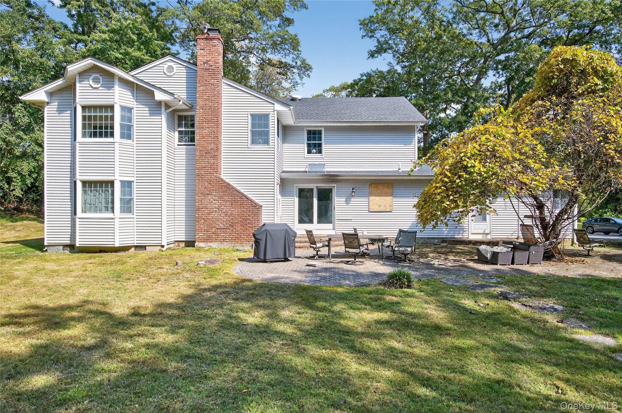 19 Woodvale Drive, Laurel Hollow, NY 11791