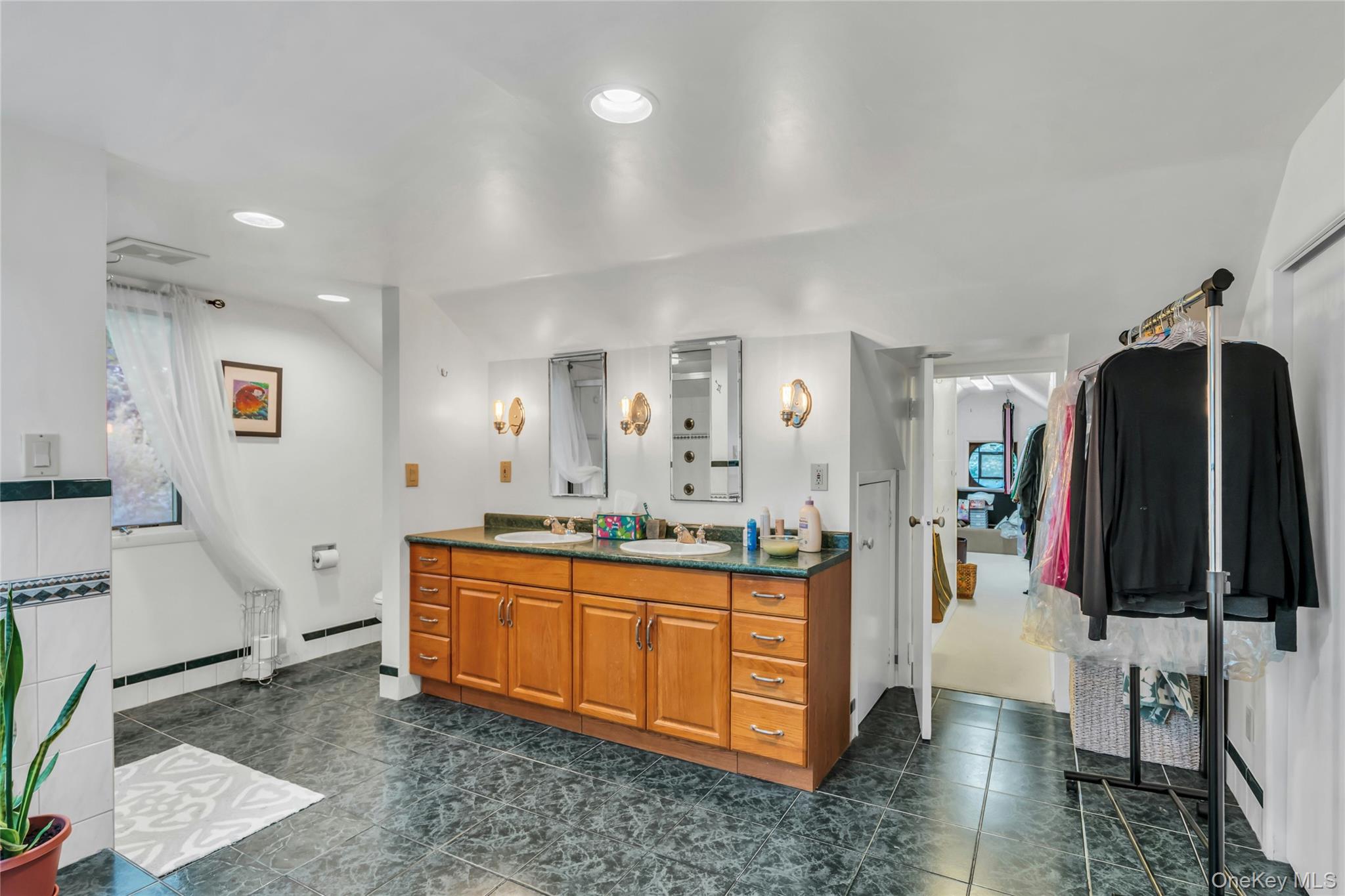 6 Harmony Road, Huntington, NY 11743