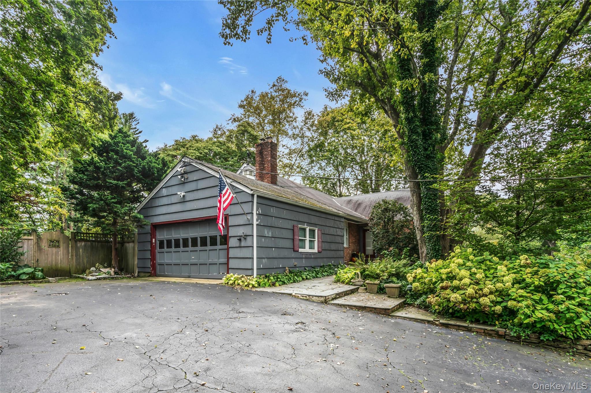 6 Harmony Road, Huntington, NY 11743