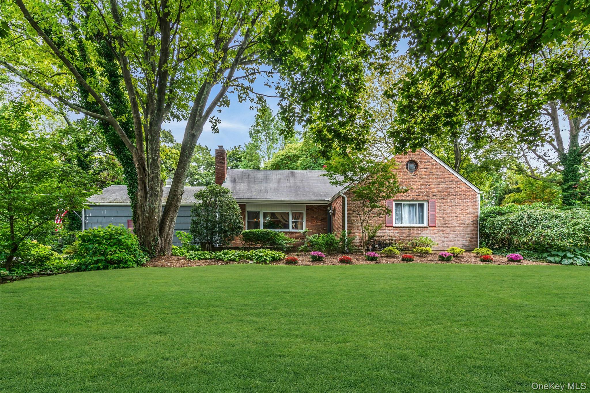 6 Harmony Road, Huntington, NY 11743