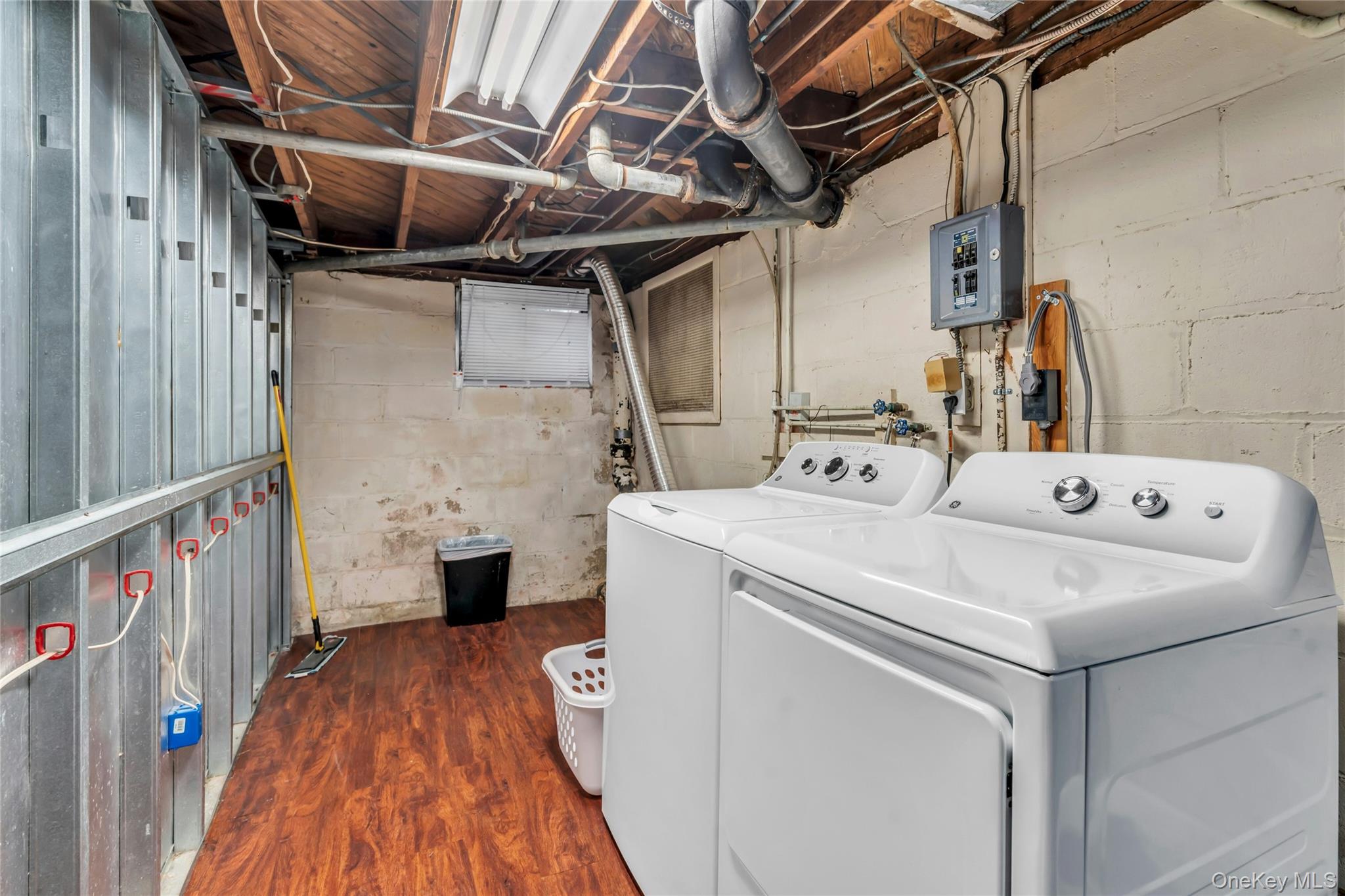 6 Harmony Road, Huntington, NY 11743