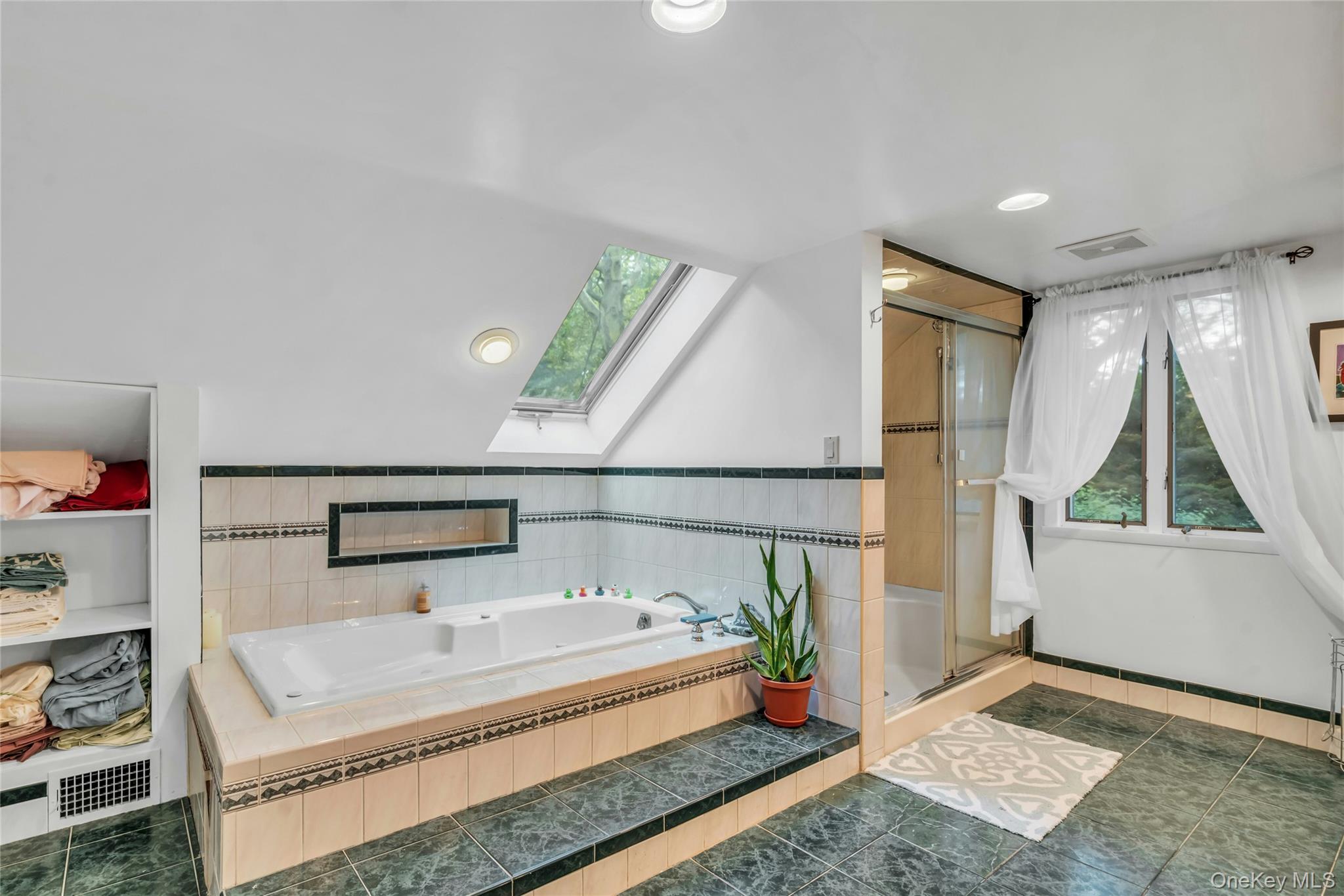 6 Harmony Road, Huntington, NY 11743