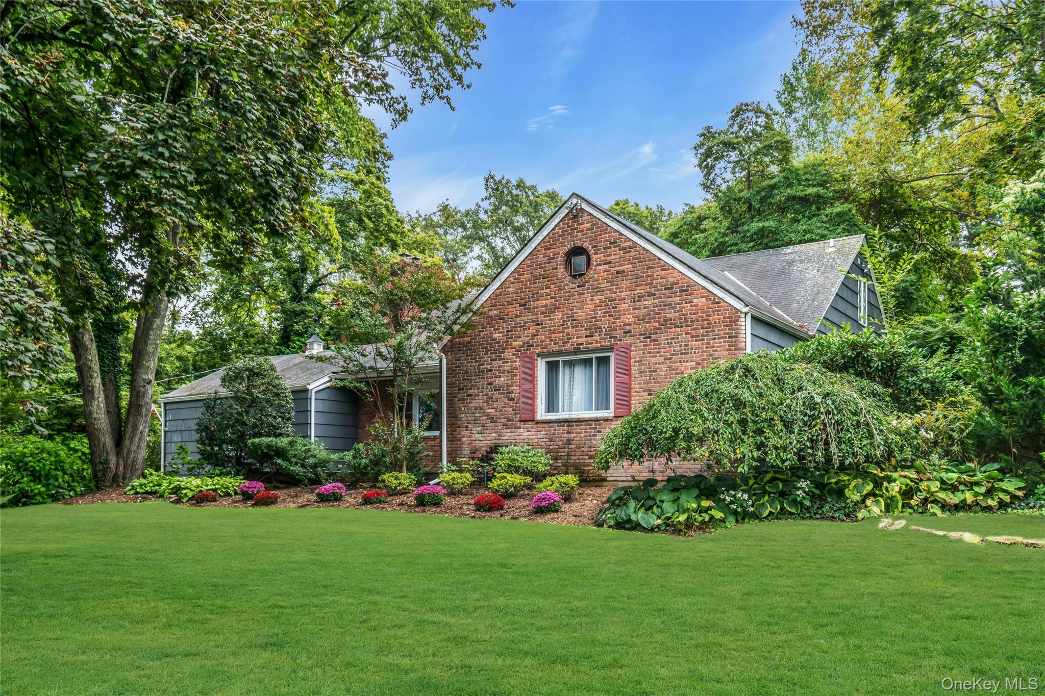 6 Harmony Road, Huntington, NY 11743