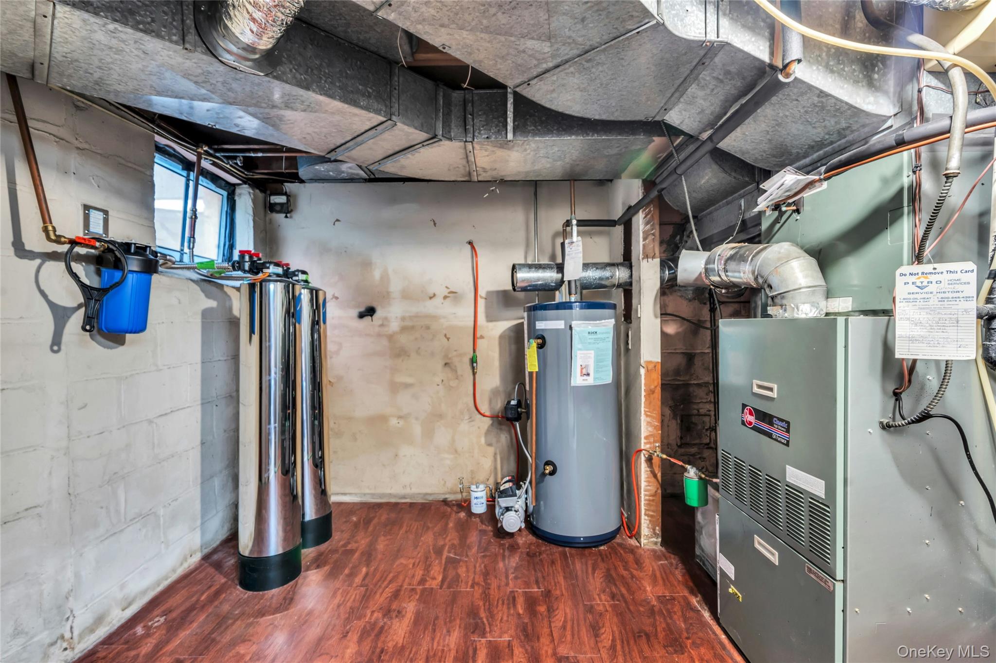 6 Harmony Road, Huntington, NY 11743