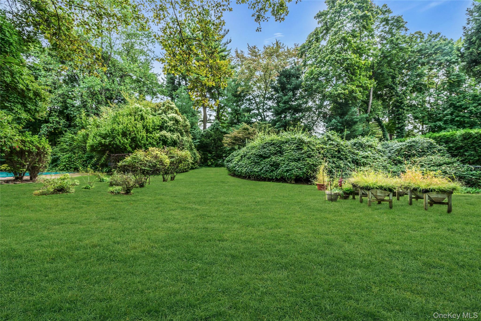 6 Harmony Road, Huntington, NY 11743