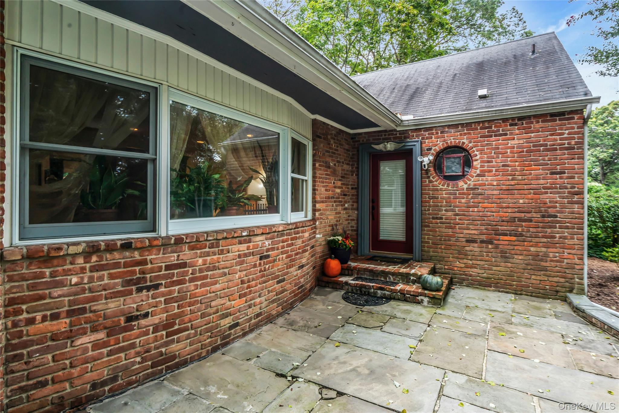 6 Harmony Road, Huntington, NY 11743