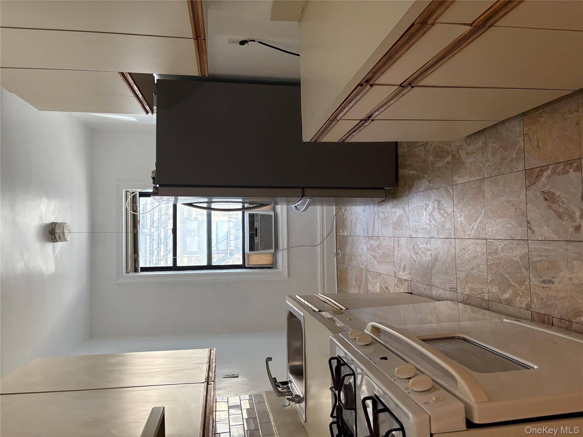 5005 43rd Avenue # 5H, Woodside, NY 11377