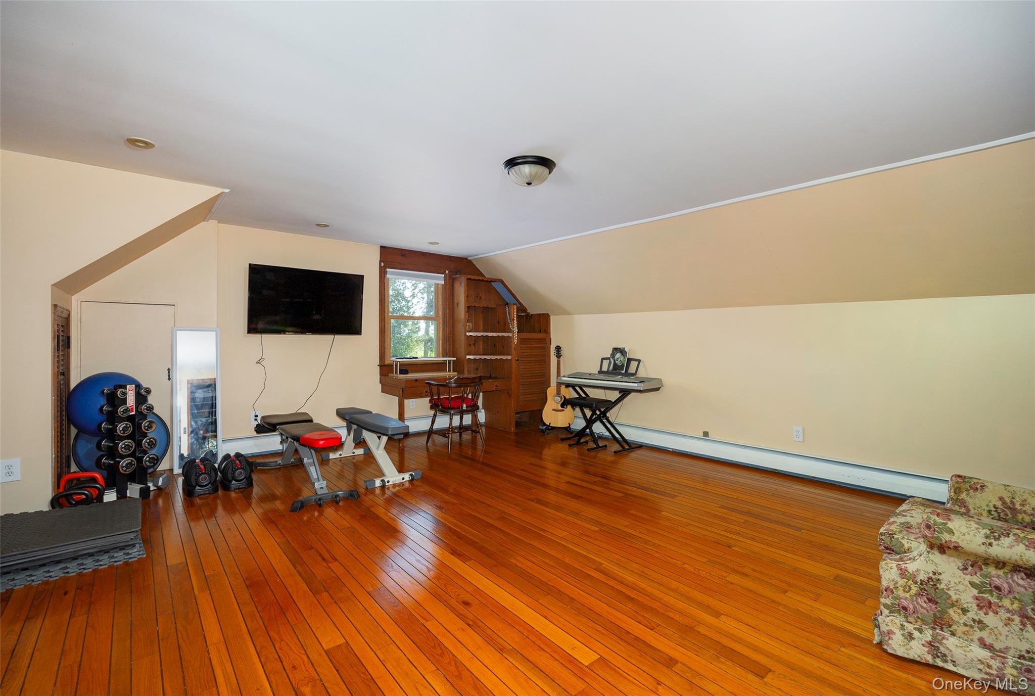 404 Gretna Road, Hyde Park, NY 12538