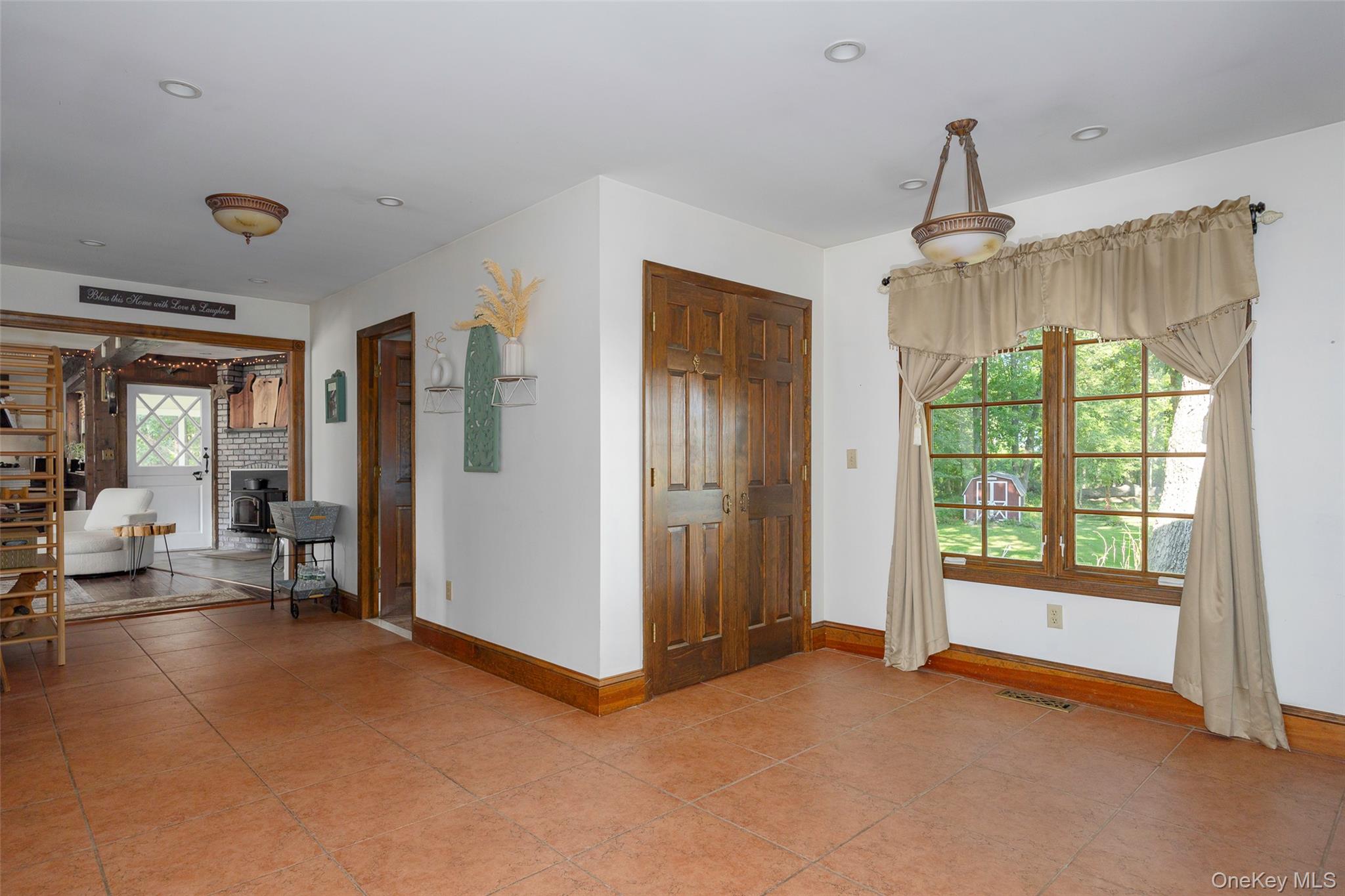 404 Gretna Road, Hyde Park, NY 12538