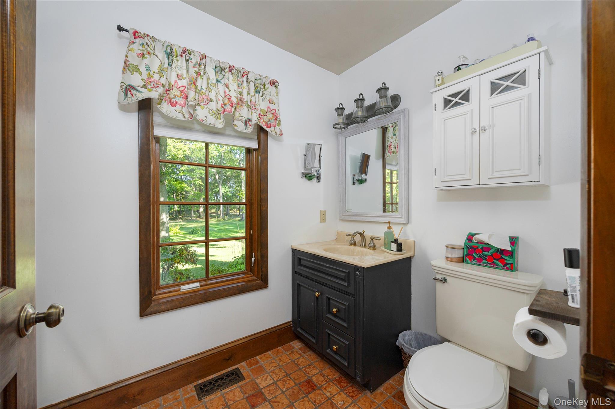 404 Gretna Road, Hyde Park, NY 12538