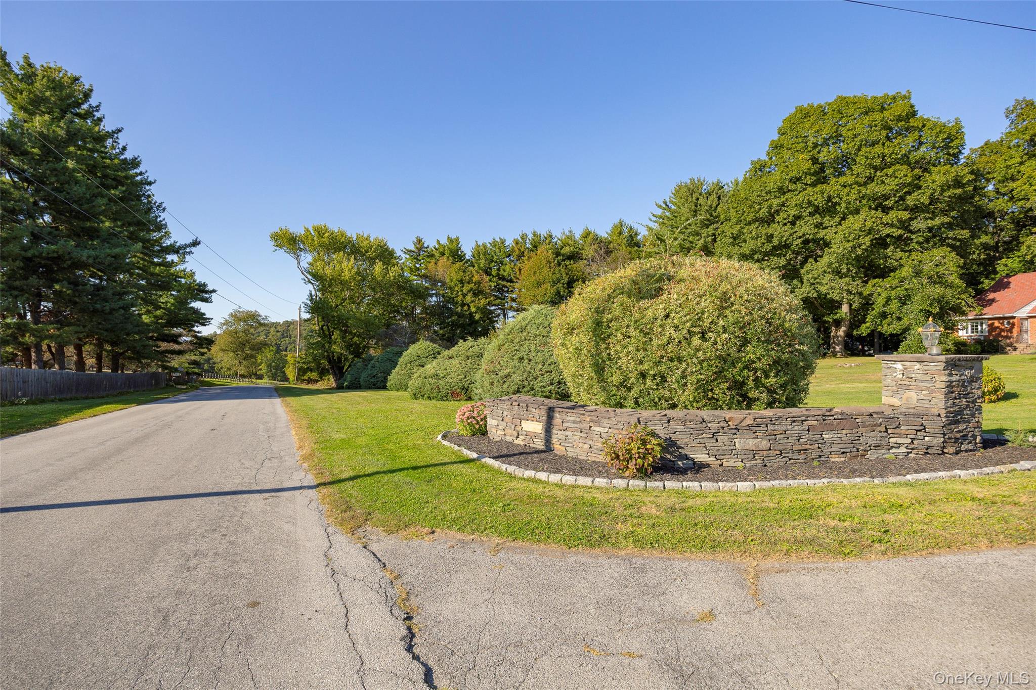 404 Gretna Road, Hyde Park, NY 12538