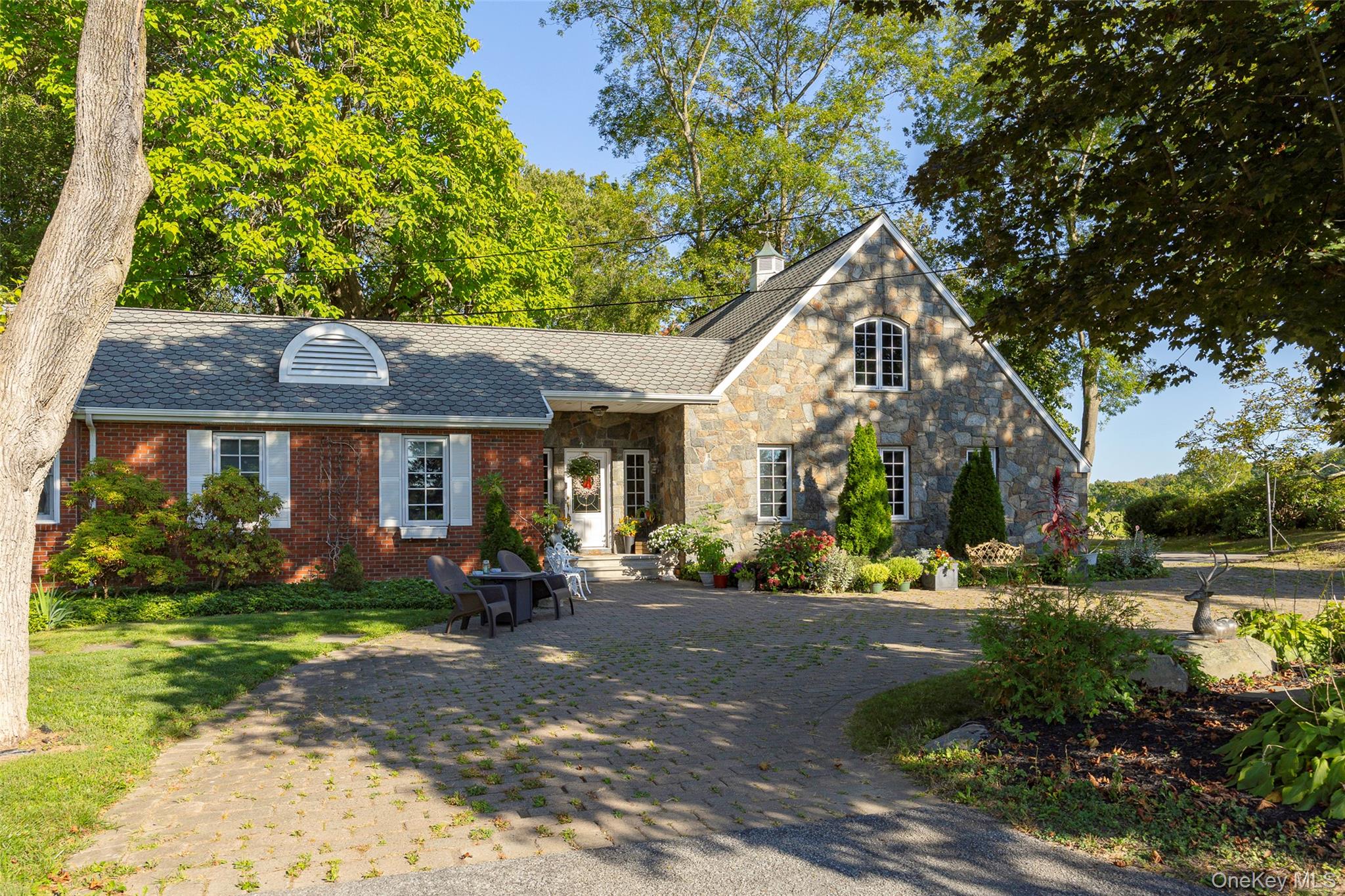 404 Gretna Road, Hyde Park, NY 12538