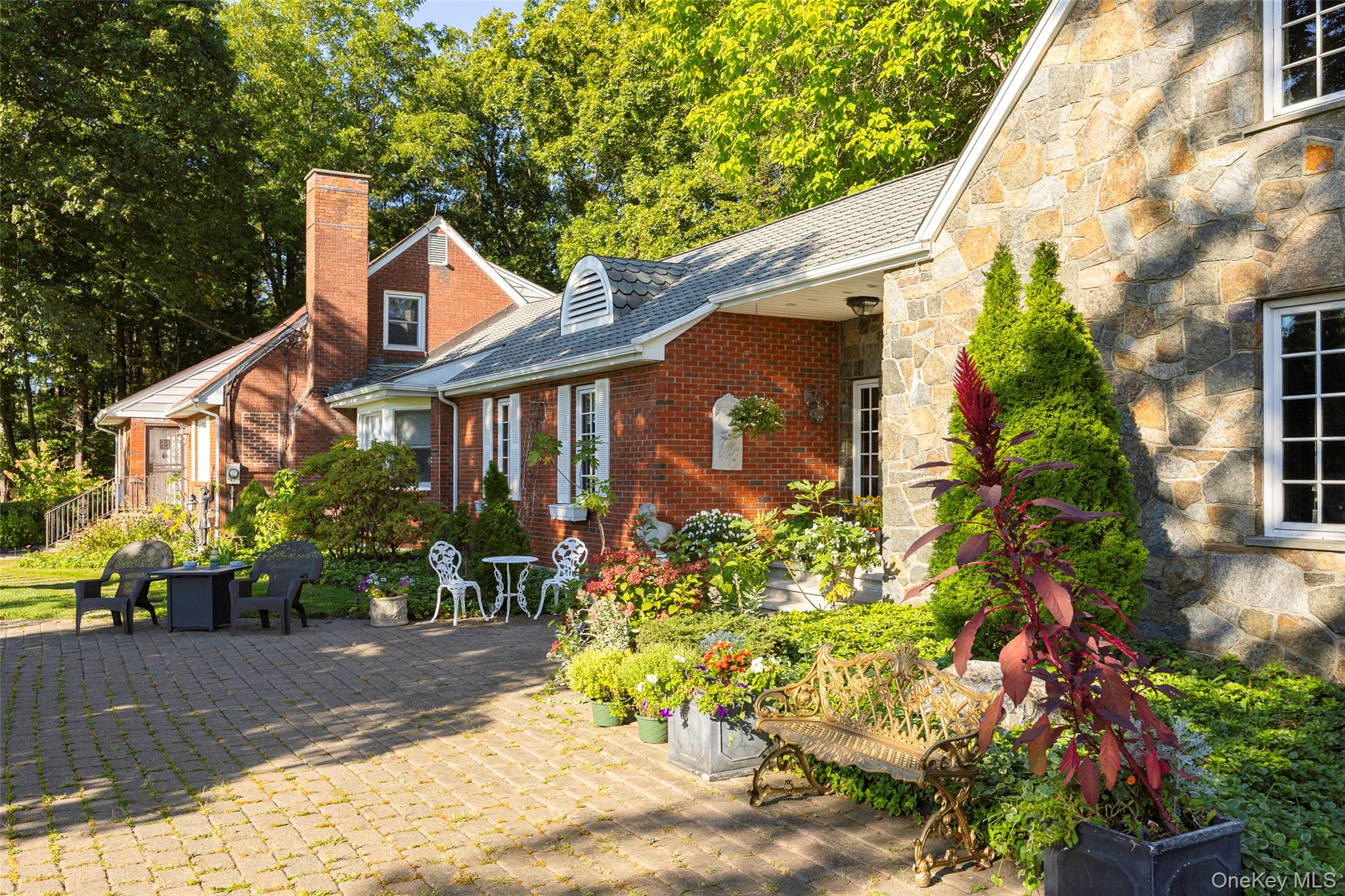 404 Gretna Road, Hyde Park, NY 12538