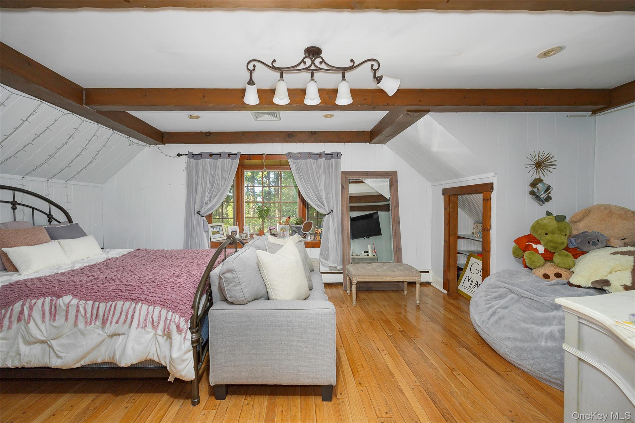 404 Gretna Road, Hyde Park, NY 12538