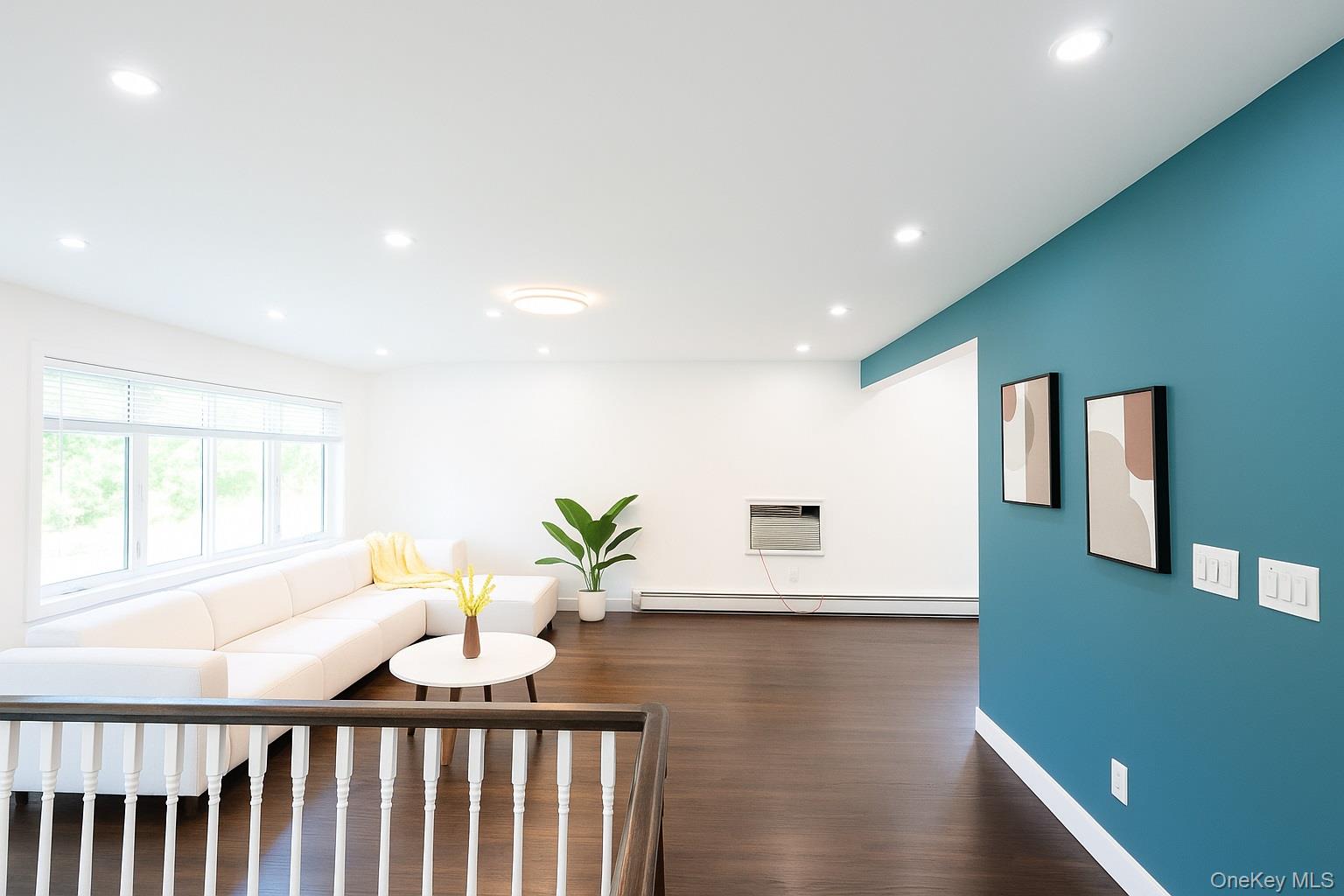 18 Park Drive East, Syosset, NY 11791