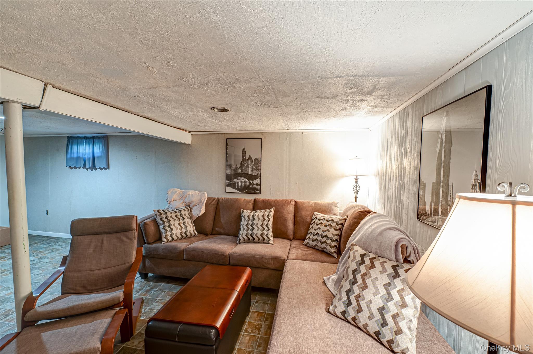 31 Garden Boulevard, Hicksville, NY 11801