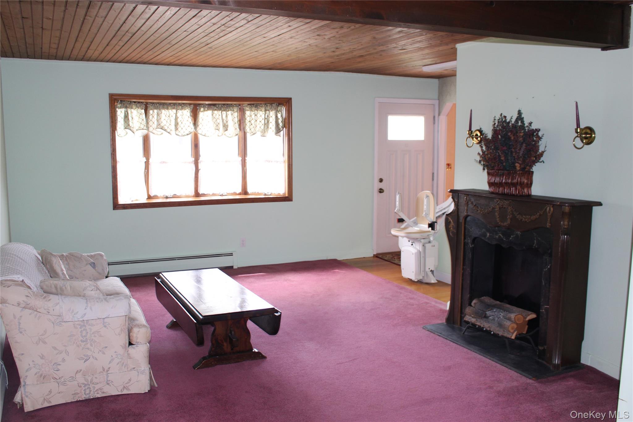 31 Garden Boulevard, Hicksville, NY 11801