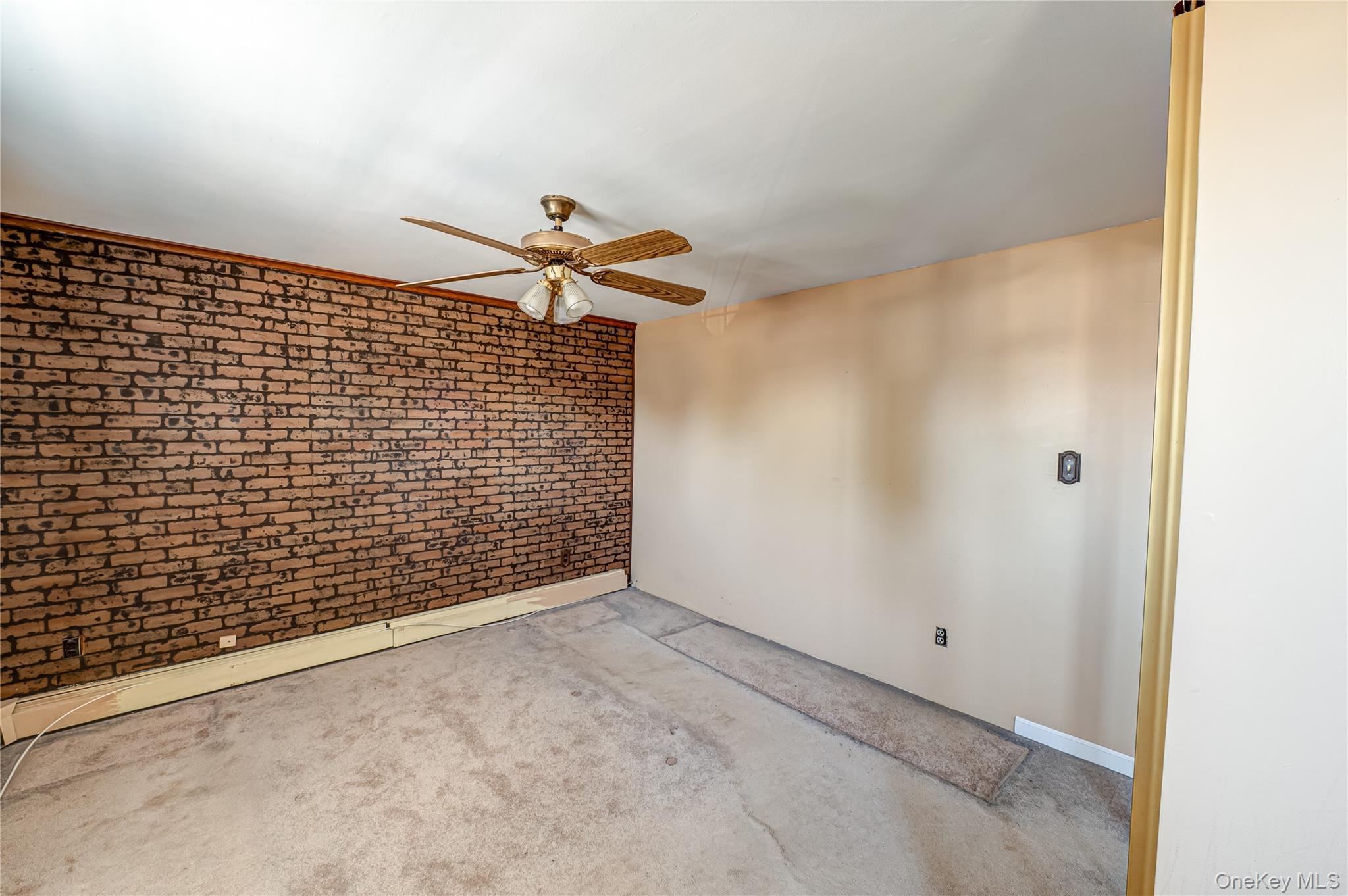 31 Garden Boulevard, Hicksville, NY 11801