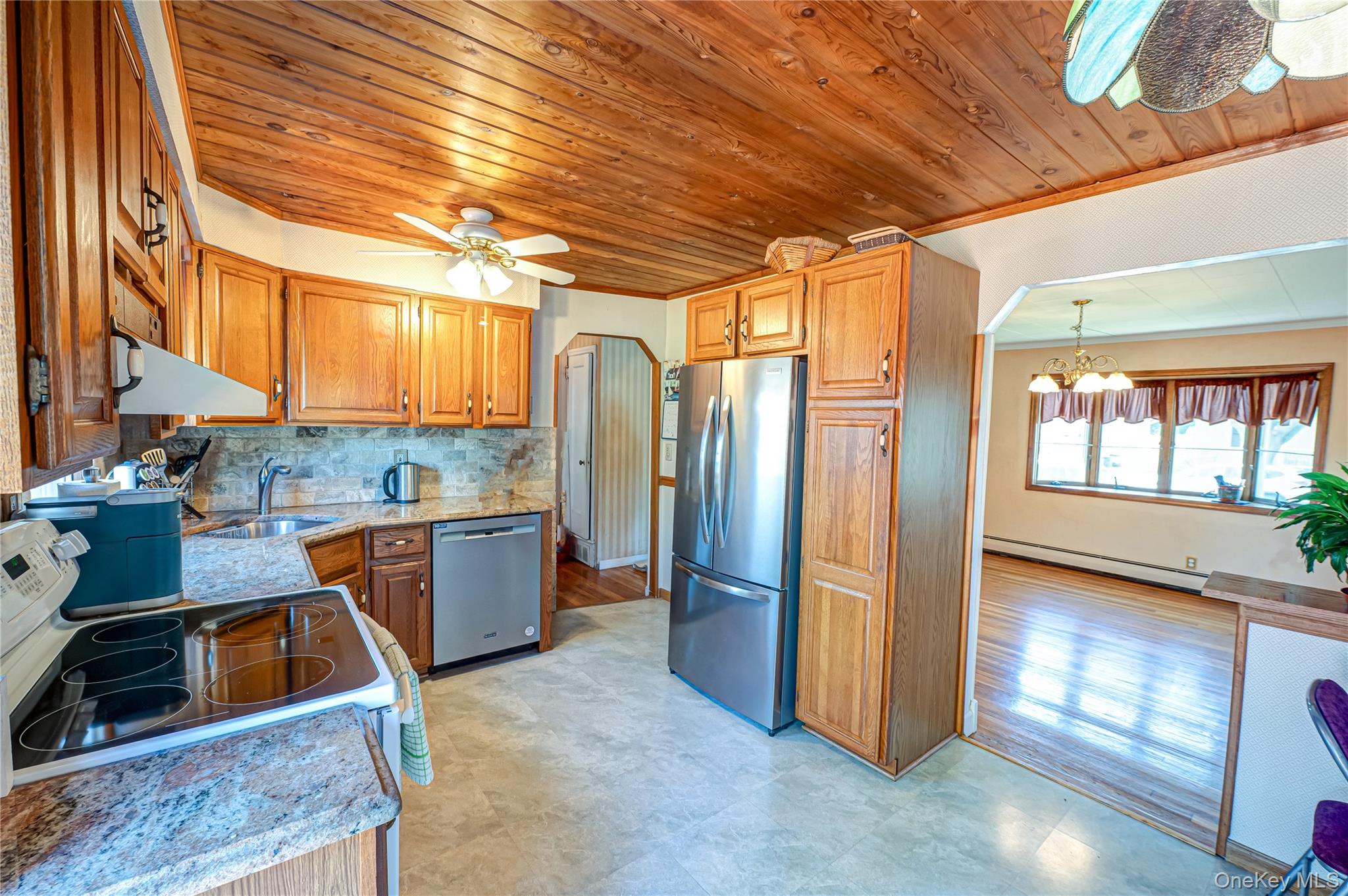 31 Garden Boulevard, Hicksville, NY 11801