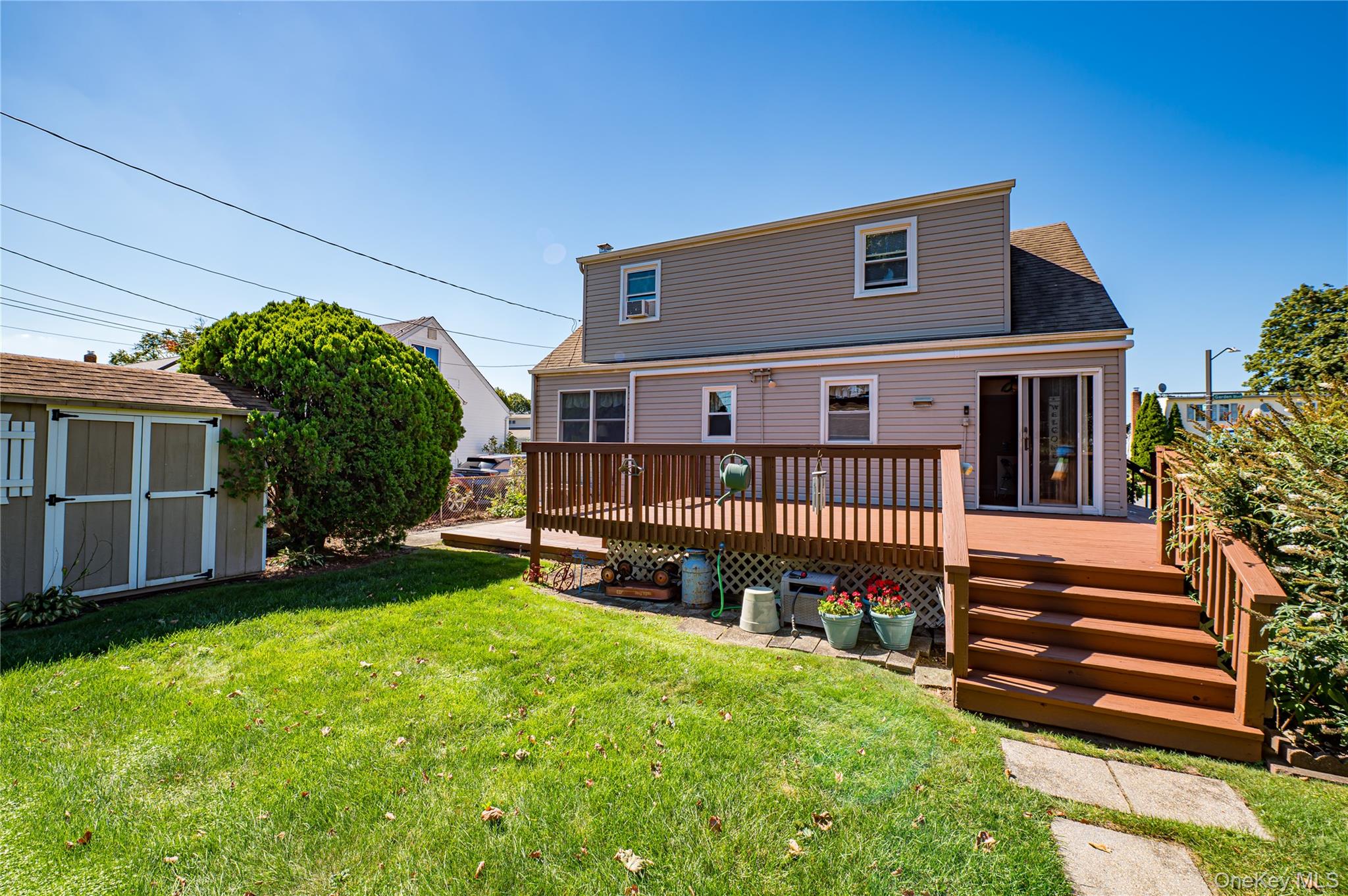 31 Garden Boulevard, Hicksville, NY 11801