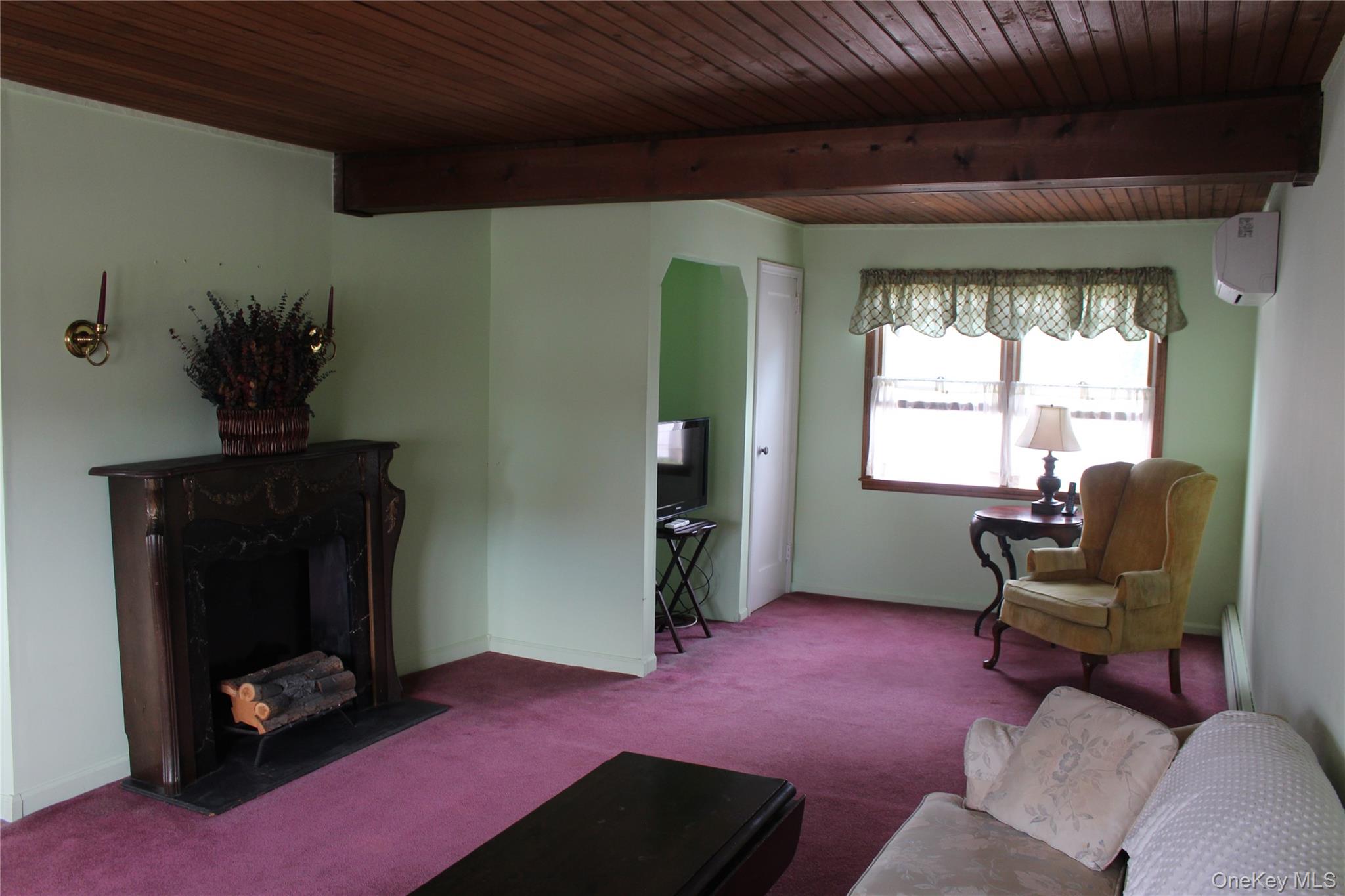 31 Garden Boulevard, Hicksville, NY 11801