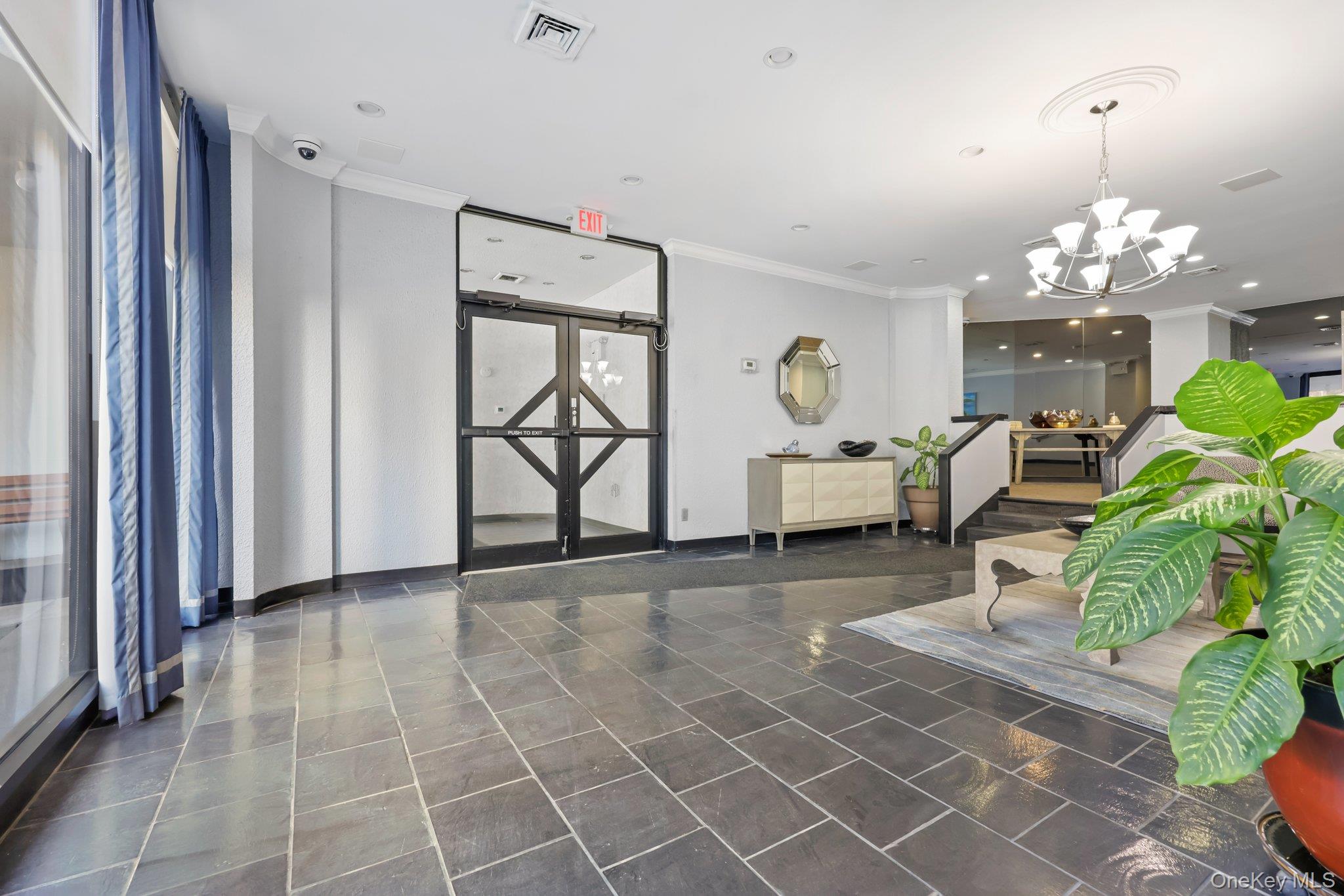 400 High Point Drive # 409, Hartsdale, NY 10530