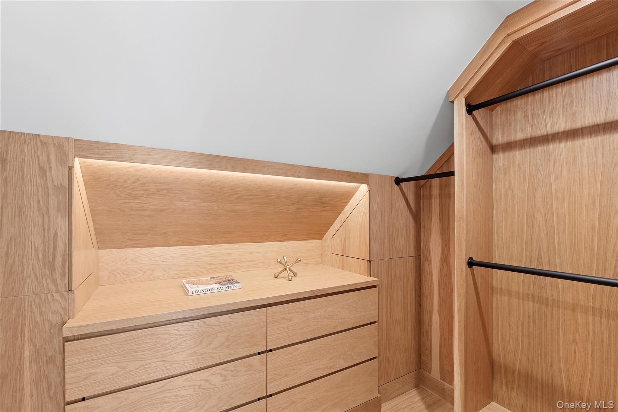 510 Abrahams Path, Amagansett, NY 11930