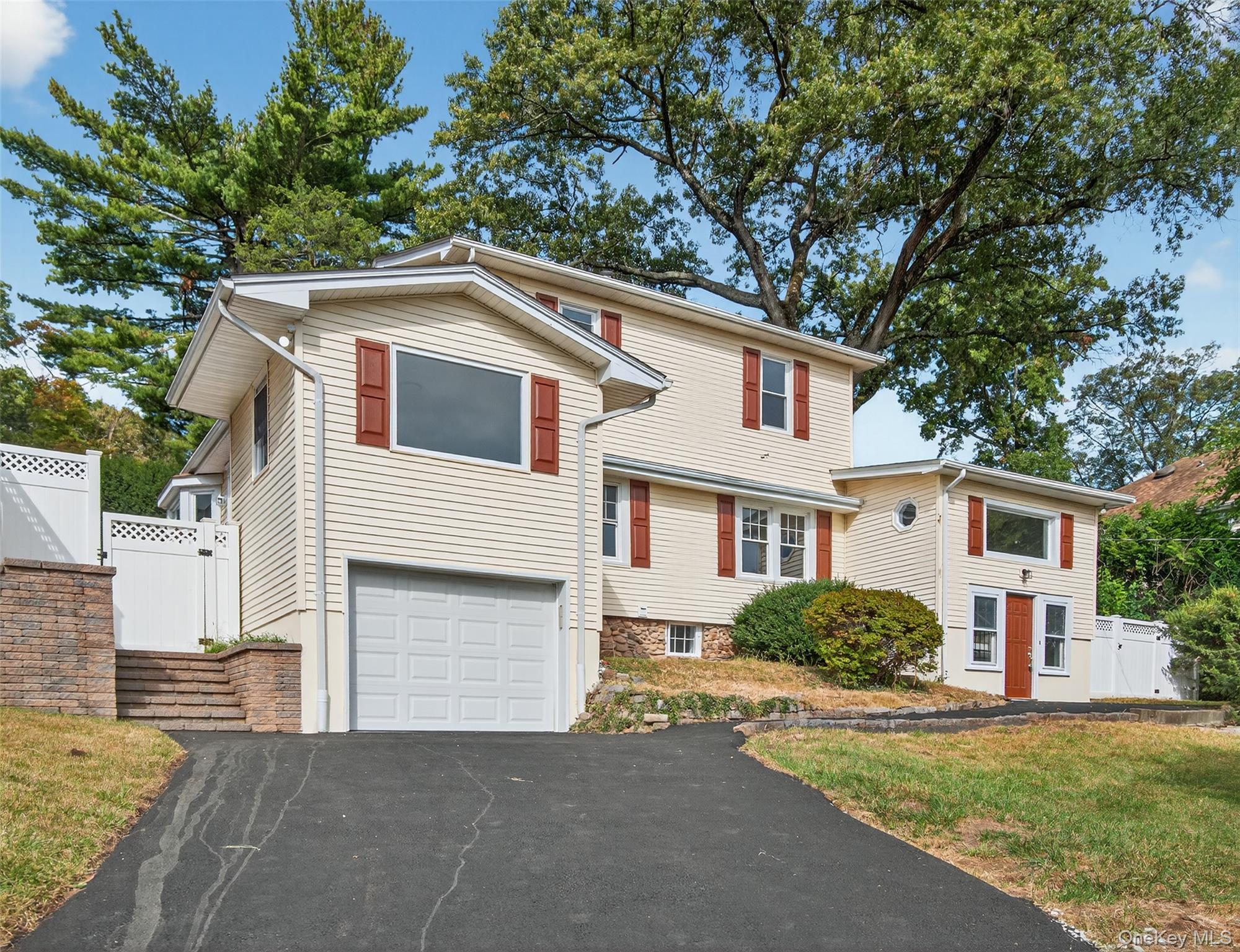 63 Lindbergh Lane, New City, NY 10956