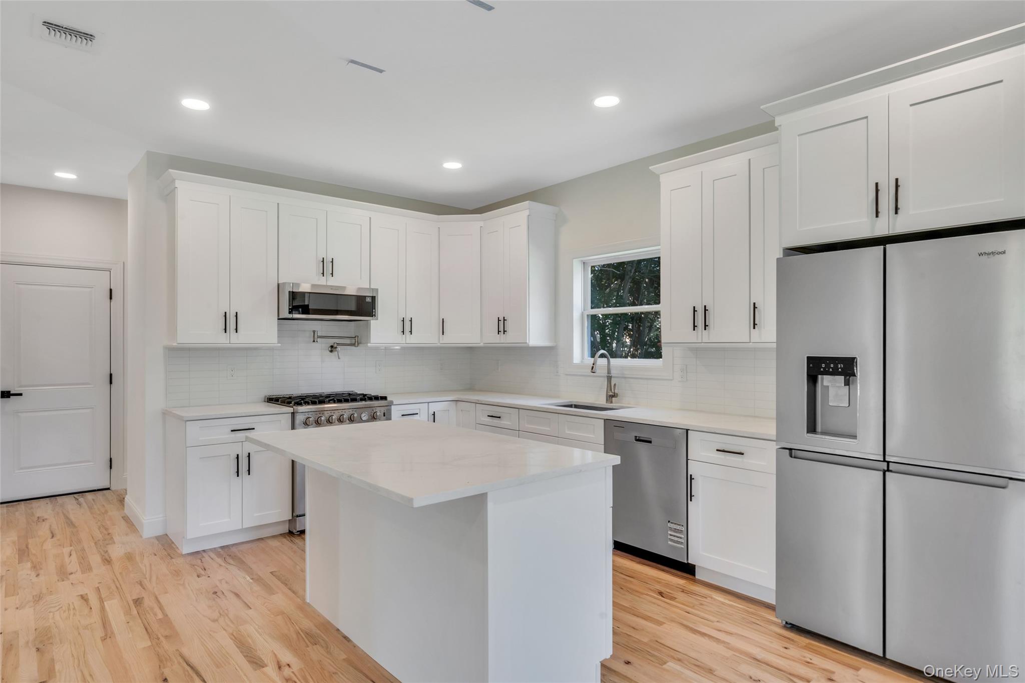 817 Pondview Road, Riverhead, NY 11901