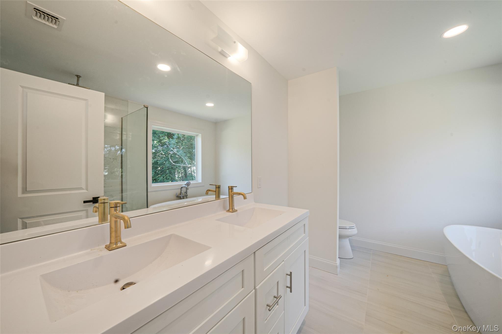 817 Pondview Road, Riverhead, NY 11901