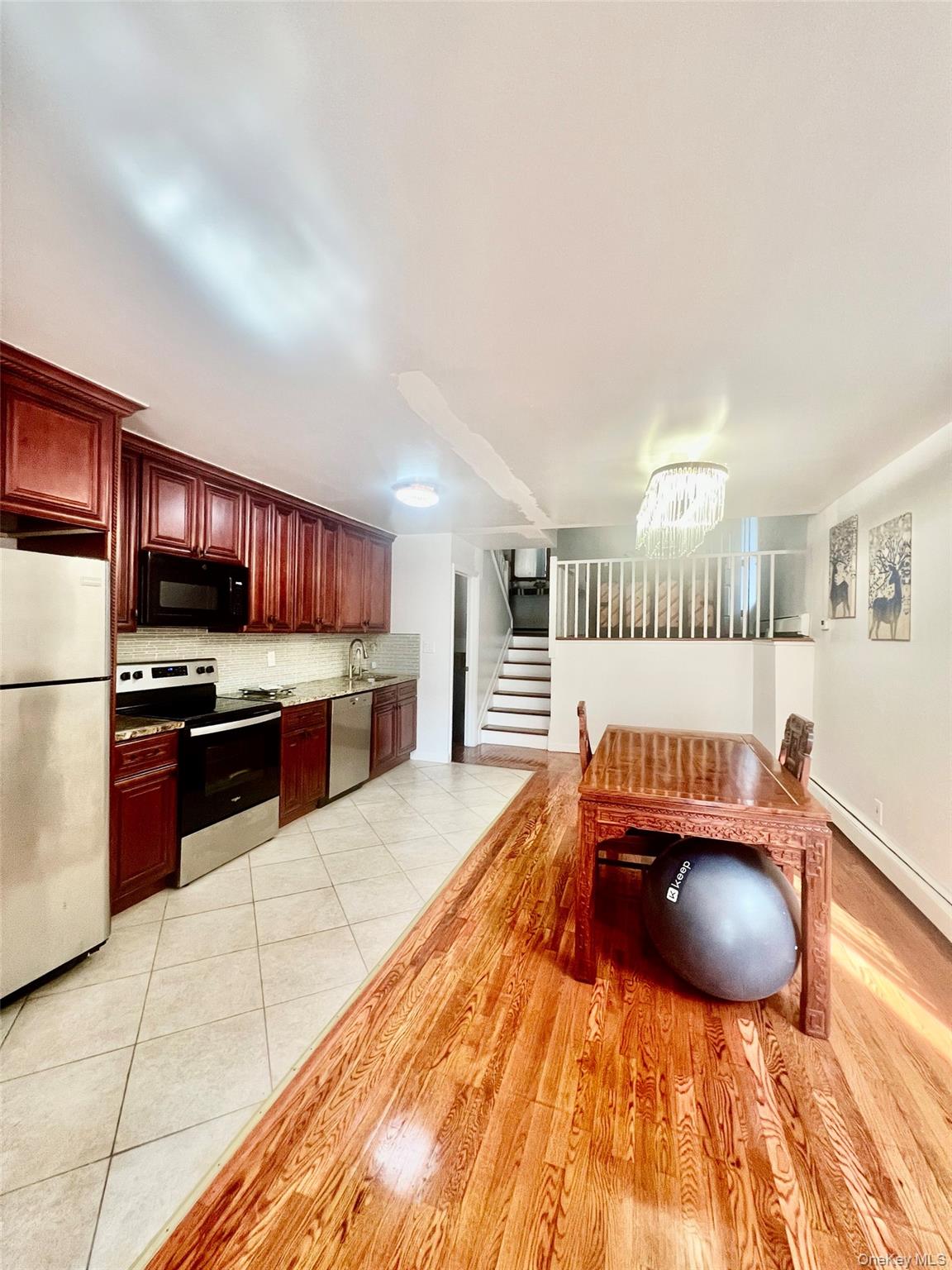 10 Mechanic Street # B, Glen Cove, NY 11542