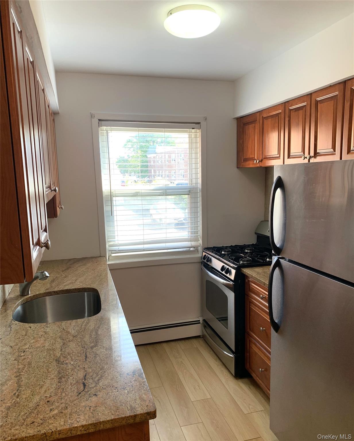 1 Childs Avenue # 1E, Floral Park, NY 11001