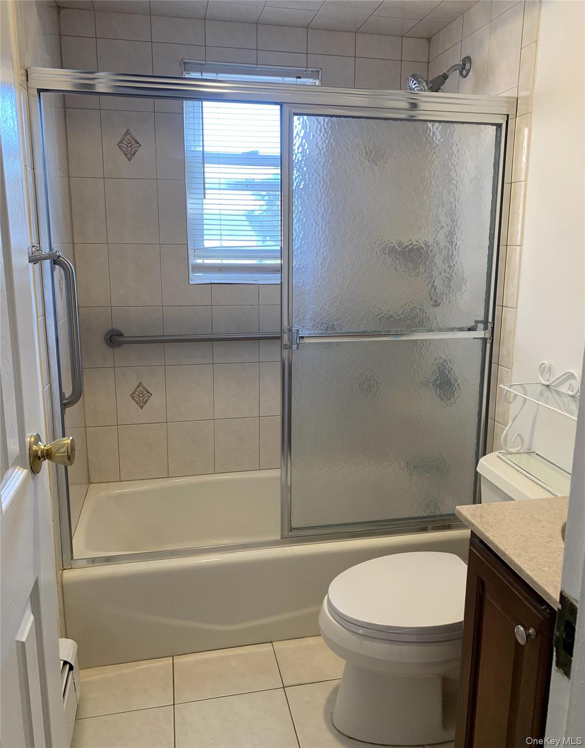 1 Childs Avenue # 1E, Floral Park, NY 11001