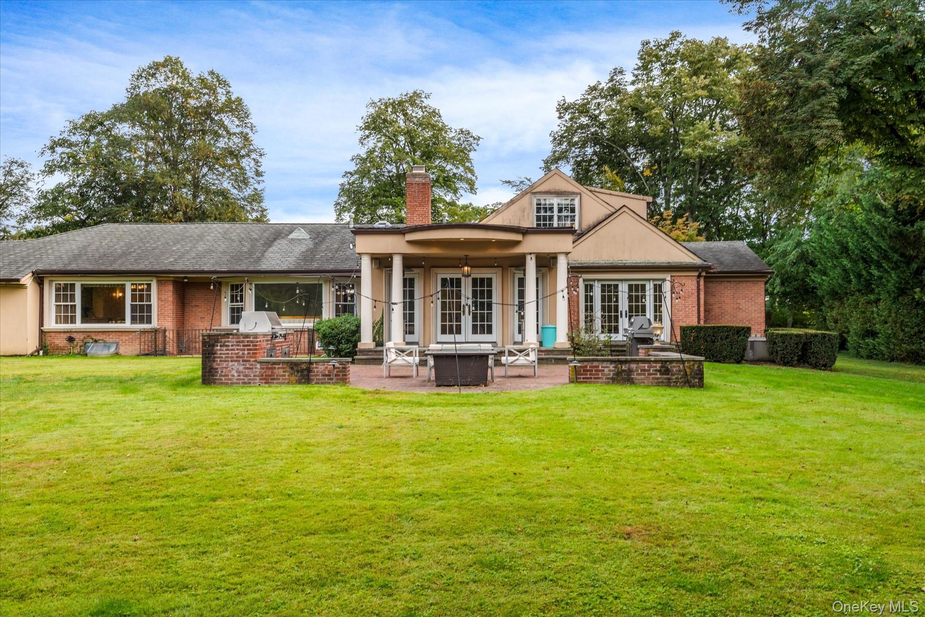 532 E Shore Road, Great Neck, NY 11024