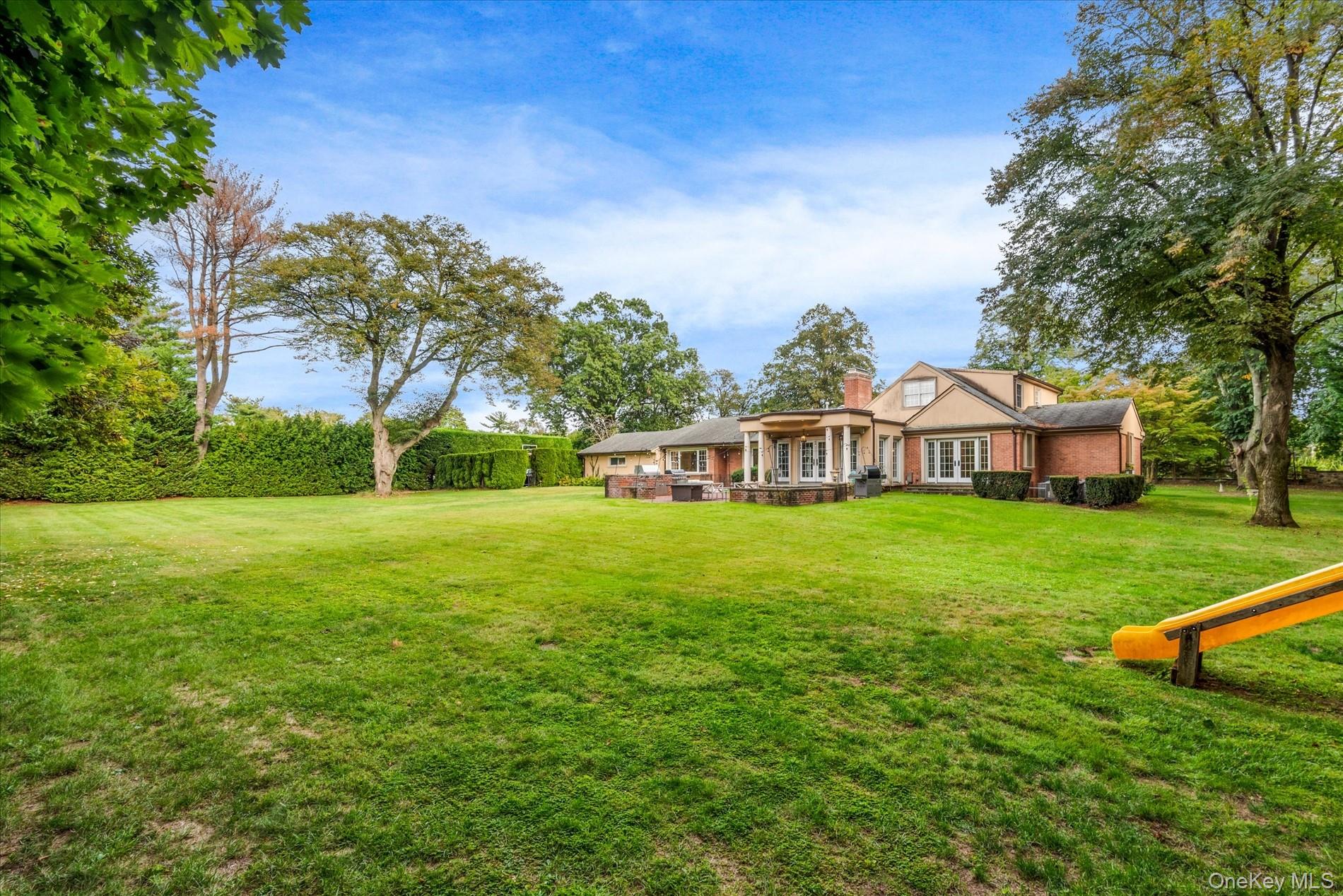 532 E Shore Road, Great Neck, NY 11024