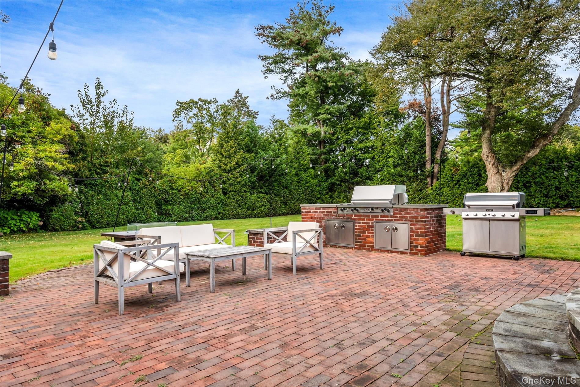 532 E Shore Road, Great Neck, NY 11024