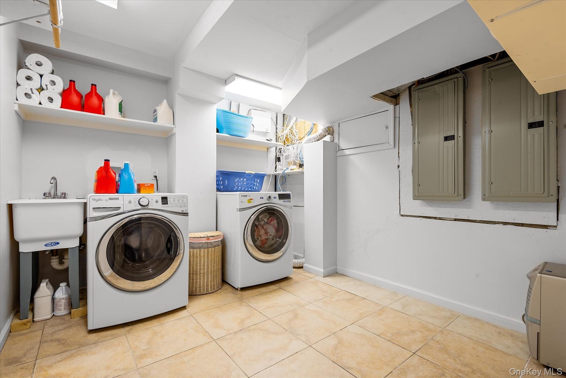 532 E Shore Road, Great Neck, NY 11024