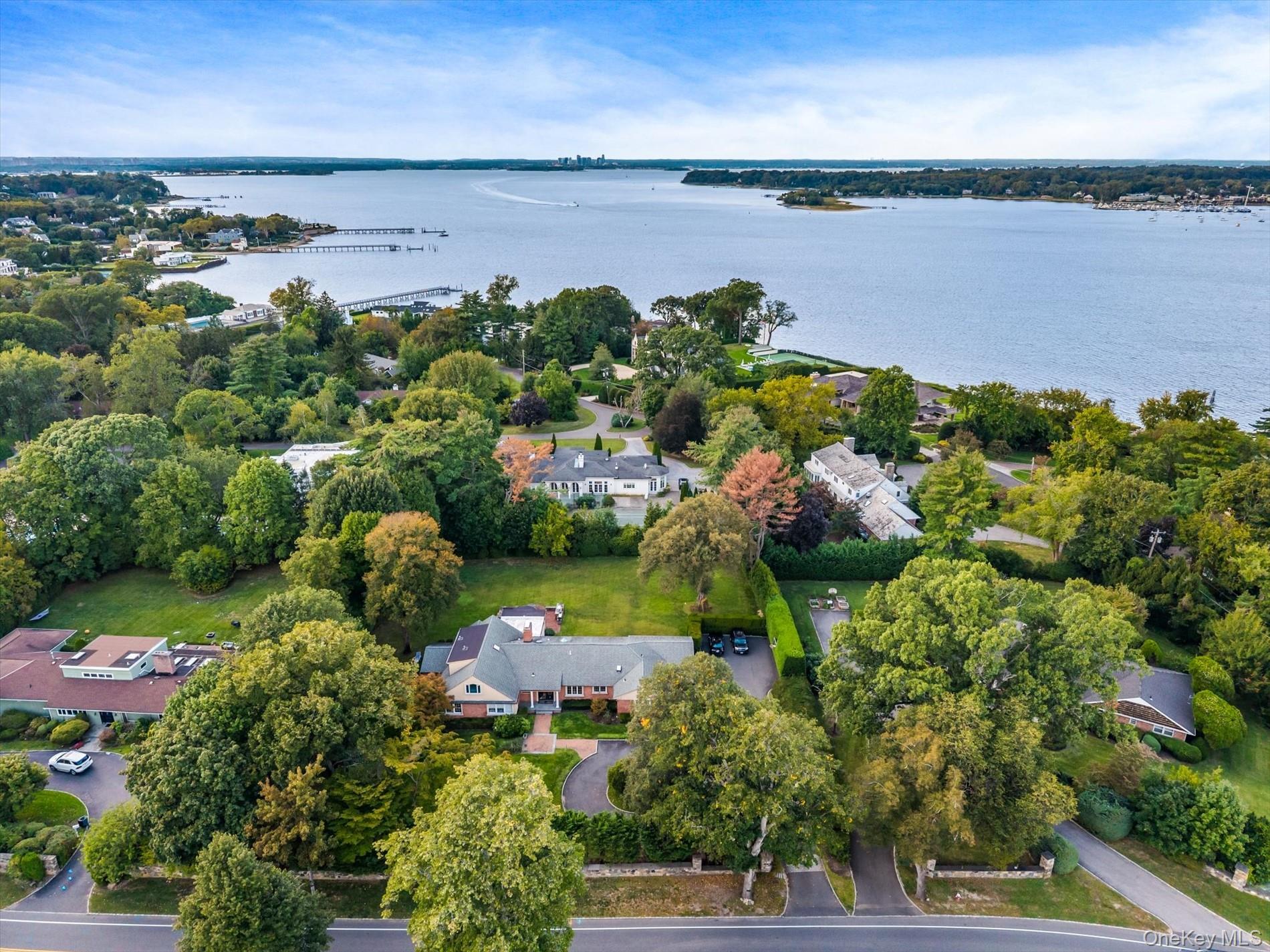 532 E Shore Road, Great Neck, NY 11024