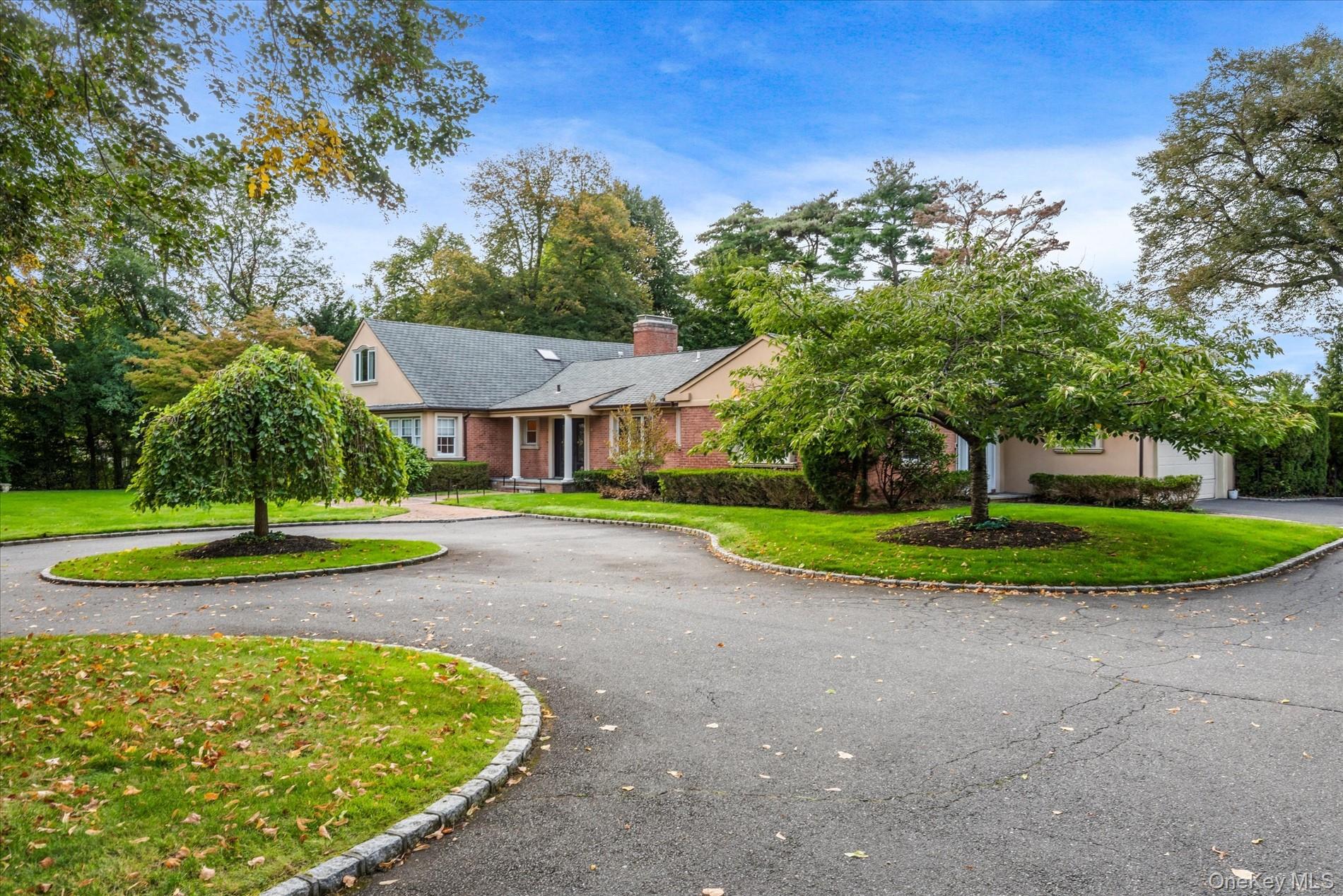 532 E Shore Road, Great Neck, NY 11024