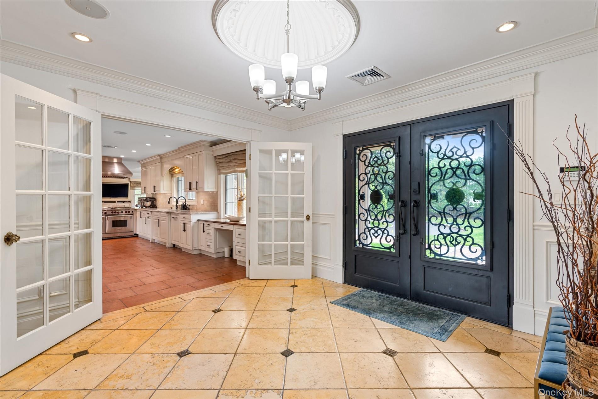 532 E Shore Road, Great Neck, NY 11024