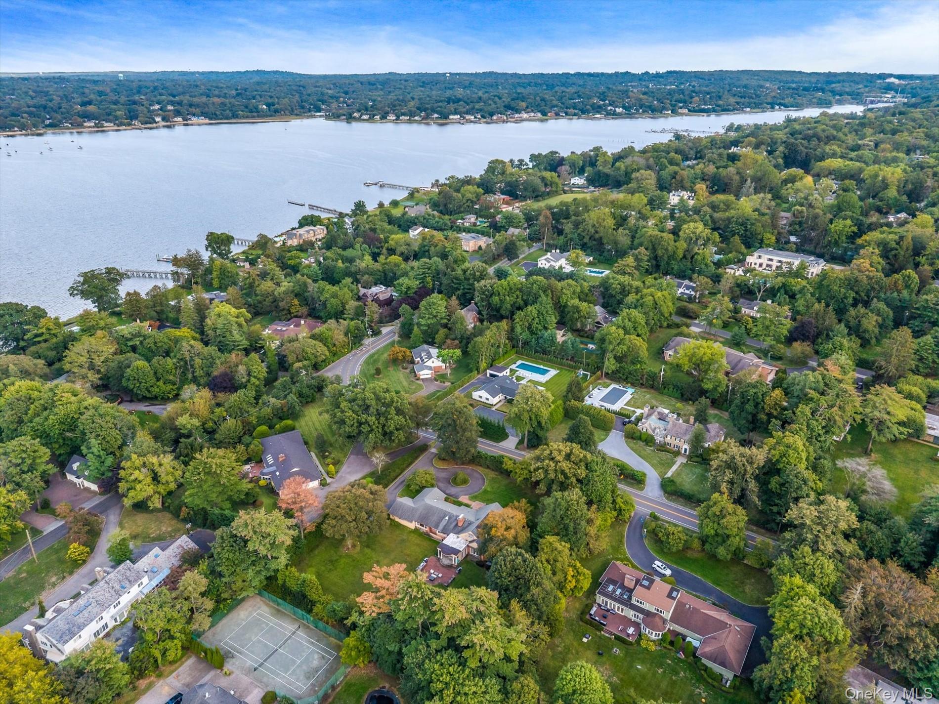 532 E Shore Road, Great Neck, NY 11024