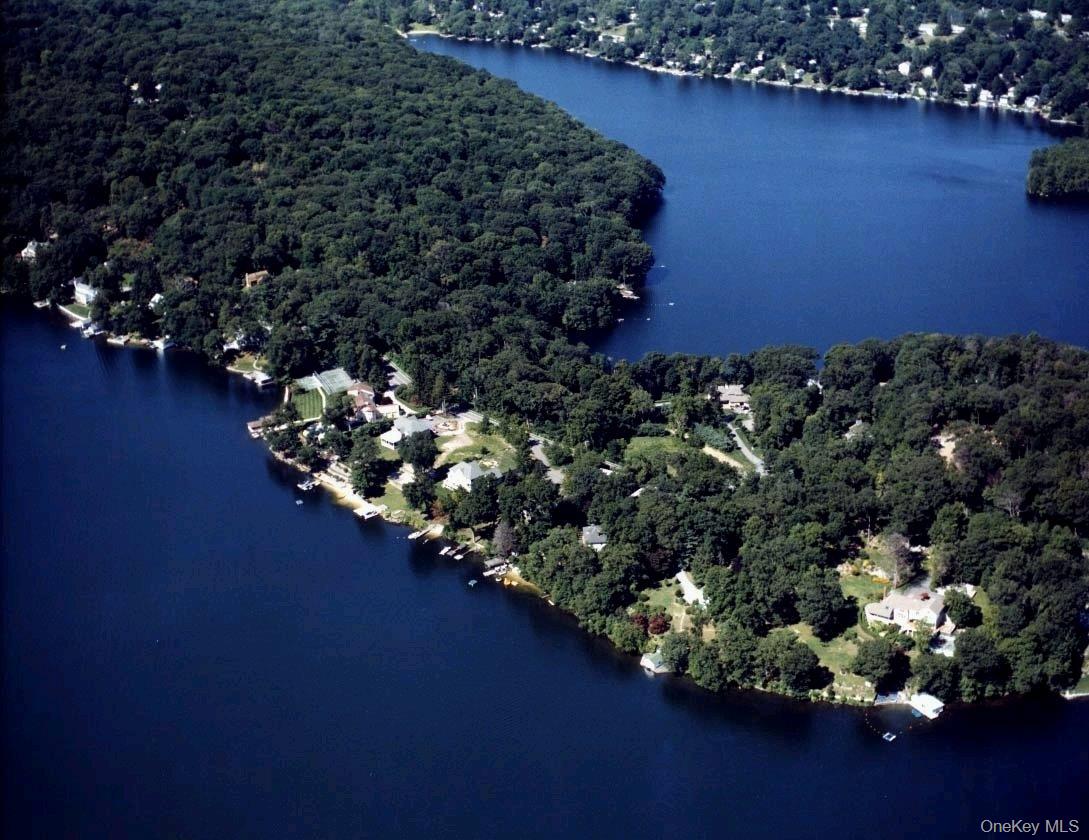 300 West Lake Blvd, Mahopac, NY 10541