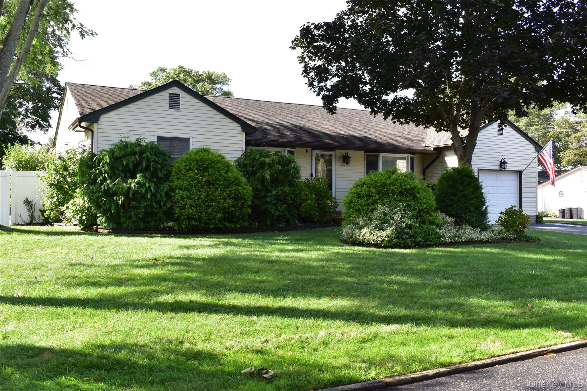 386 Lillian Boulevard, Holbrook, NY 11741