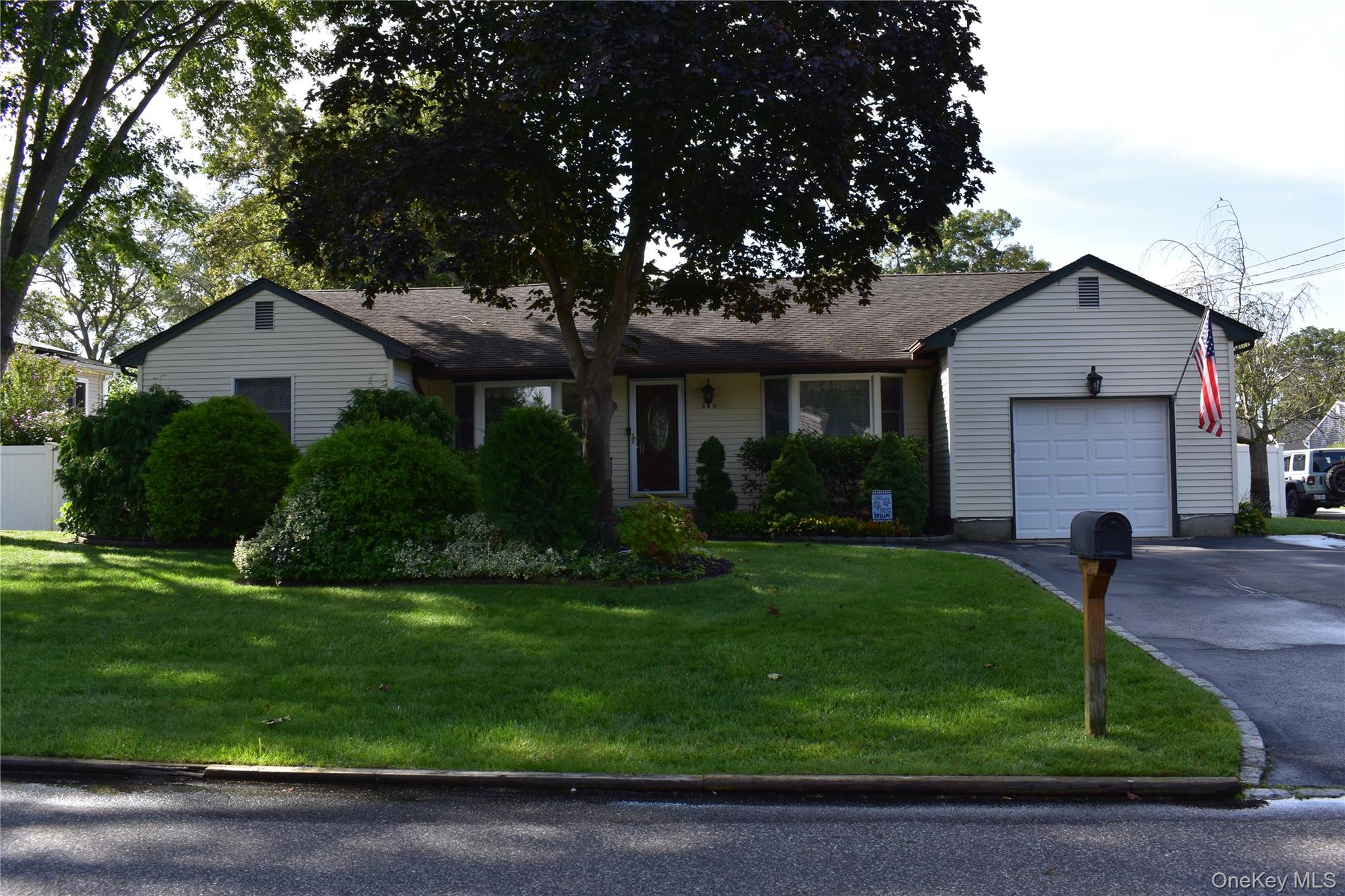 386 Lillian Boulevard, Holbrook, NY 11741