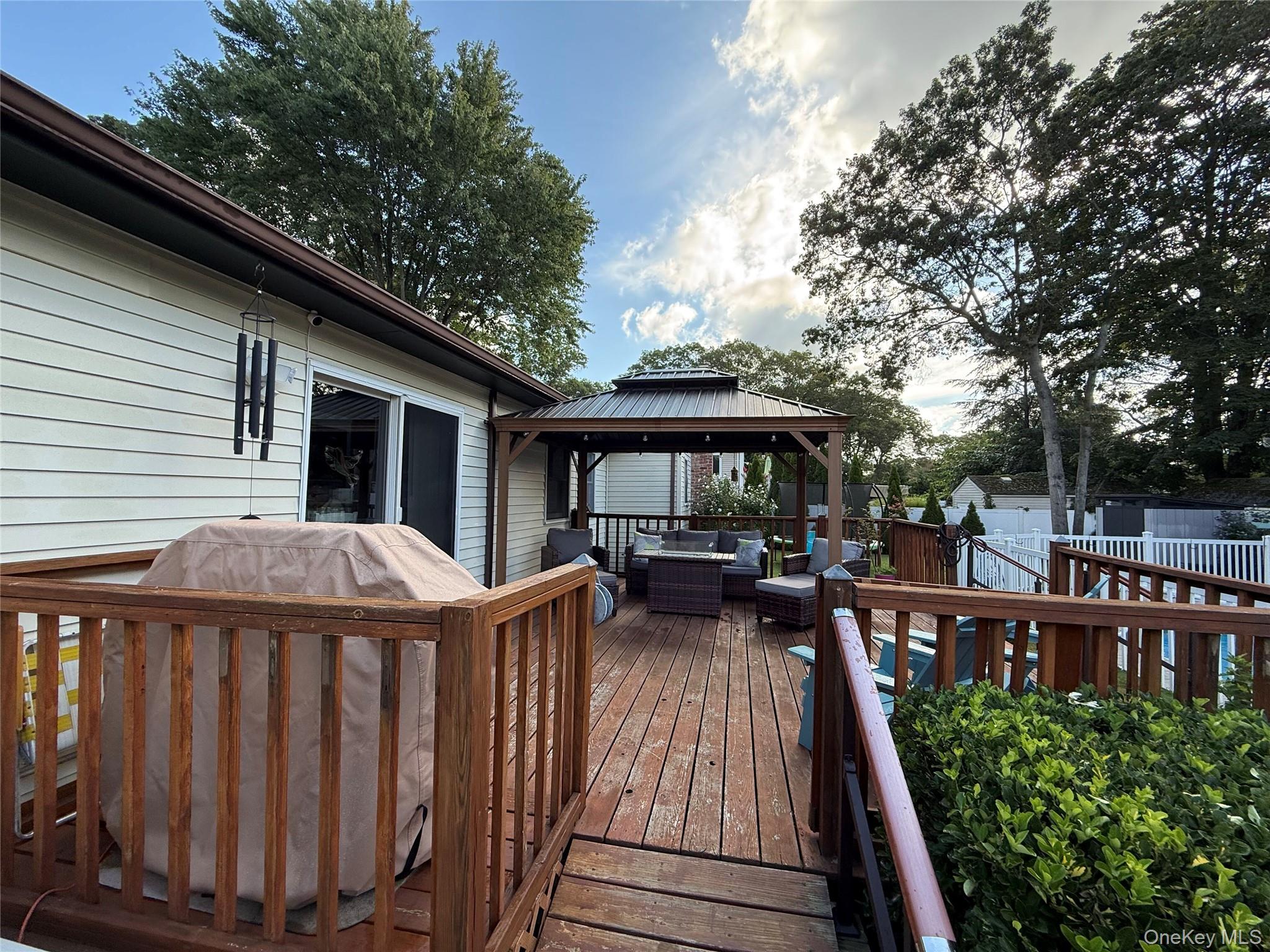 386 Lillian Boulevard, Holbrook, NY 11741