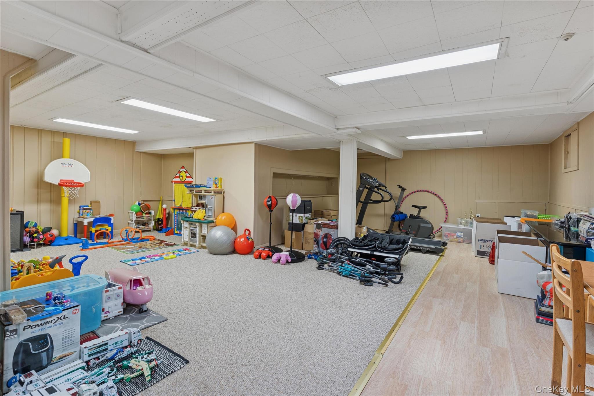 2147 Seneca Drive N, Merrick, NY 11566