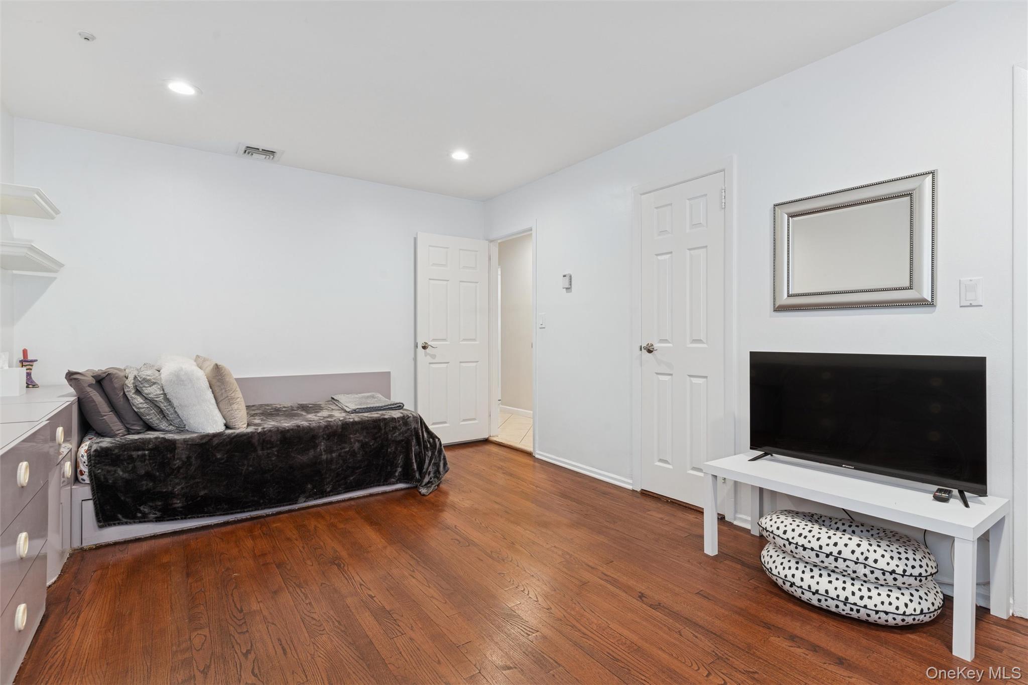 2147 Seneca Drive N, Merrick, NY 11566