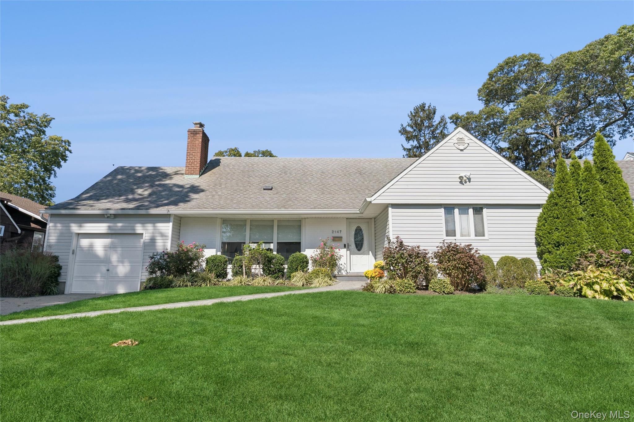 2147 Seneca Drive N, Merrick, NY 11566