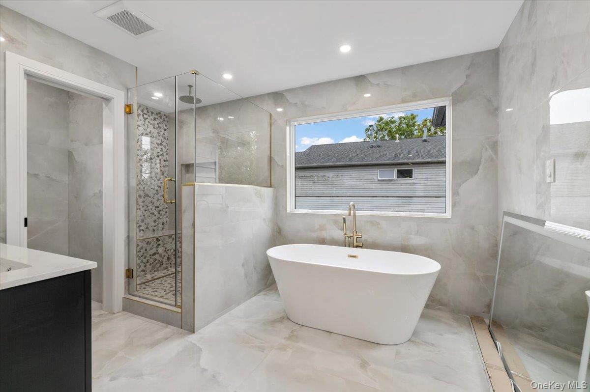 1028 E Broadway, Woodmere, NY 11598